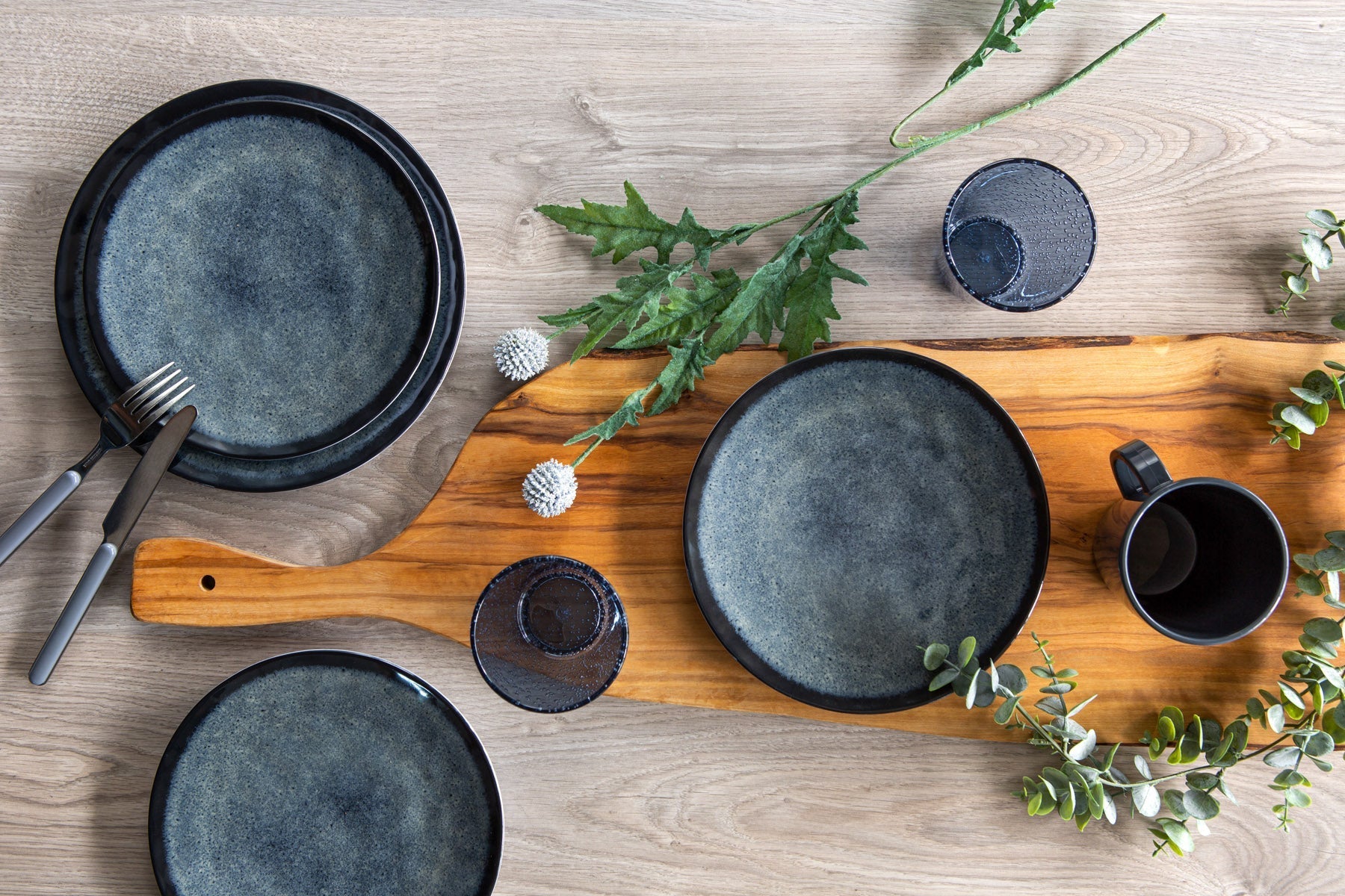 Меламинове съдове за къмпинг, чинии и прибори за кемпер. chinii, sadove, kamping, melamin. Tableware, melamine dining sets BRUNNER