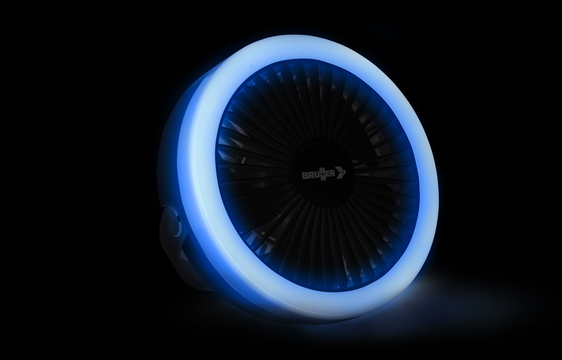 Вентиалтор за къмпинг палатка или кемпер, с LED лампа и дистанционно. BRUNNER MOONBELLE fan with LED and remote
