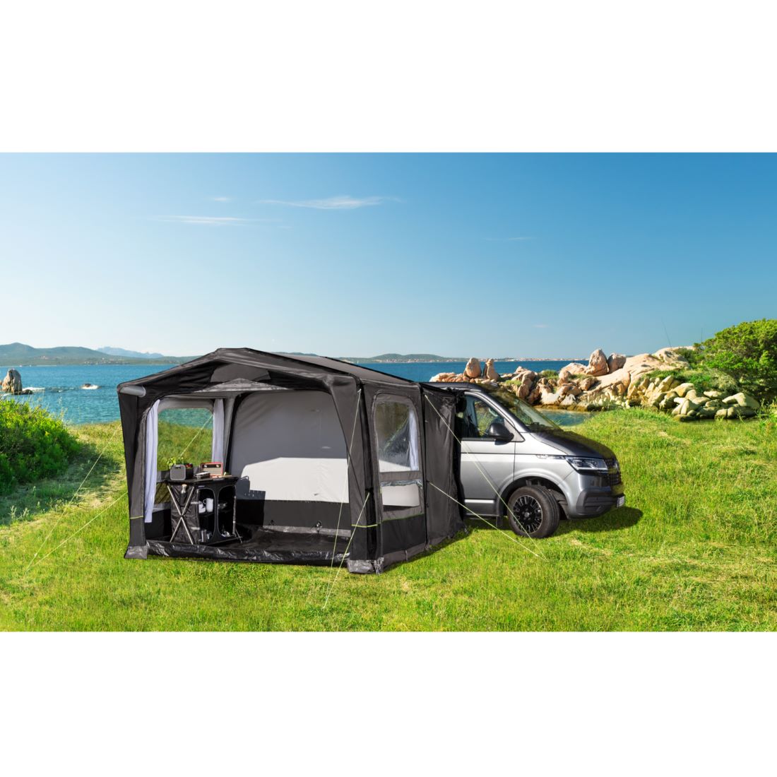 Вътрешно пространство на надуваема палатка предверие Berger Pontina