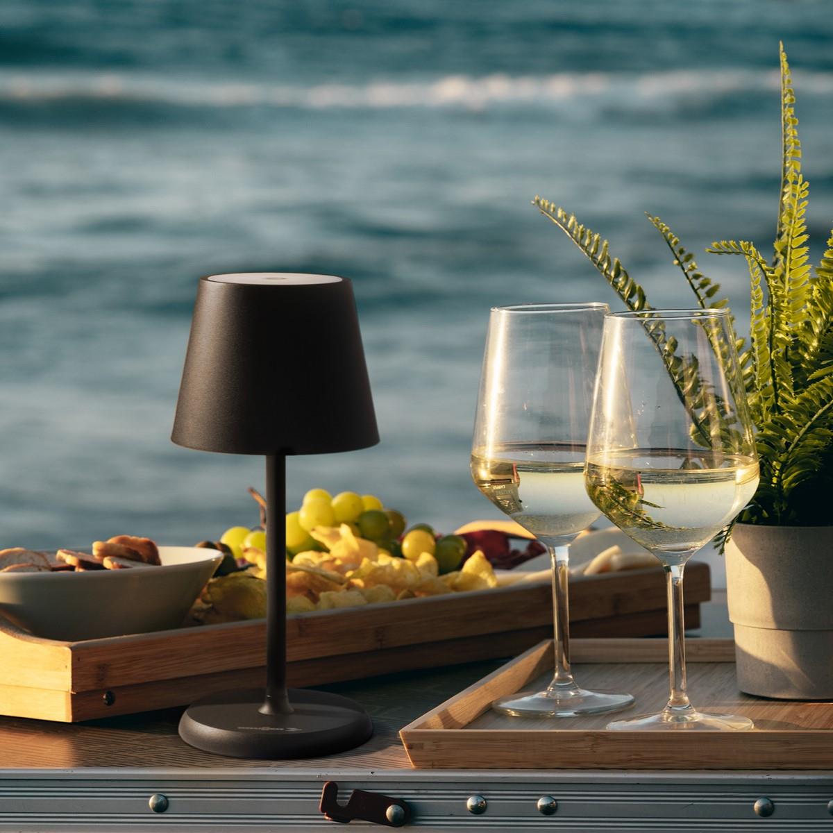 Настолна лампа за къмпинг за открито с батерия, водоустойчива, презареждаща, топла светлина BUNNER Lucien. rechargeable camping light for outoodr use.