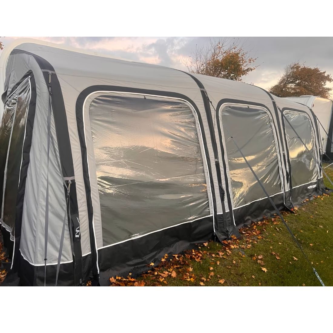 Надуваем форселт за каравана Westfield Ceres 911см - 1120 см, устойчив на бури и UV, здрава материя HydroTech® Ripstop.