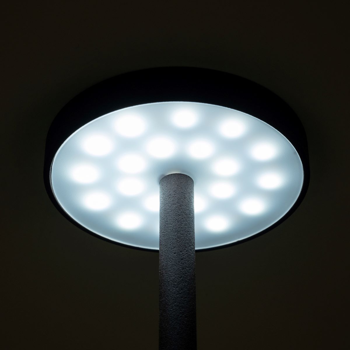 BRUNNER FARO battery-powered LED table lamp
