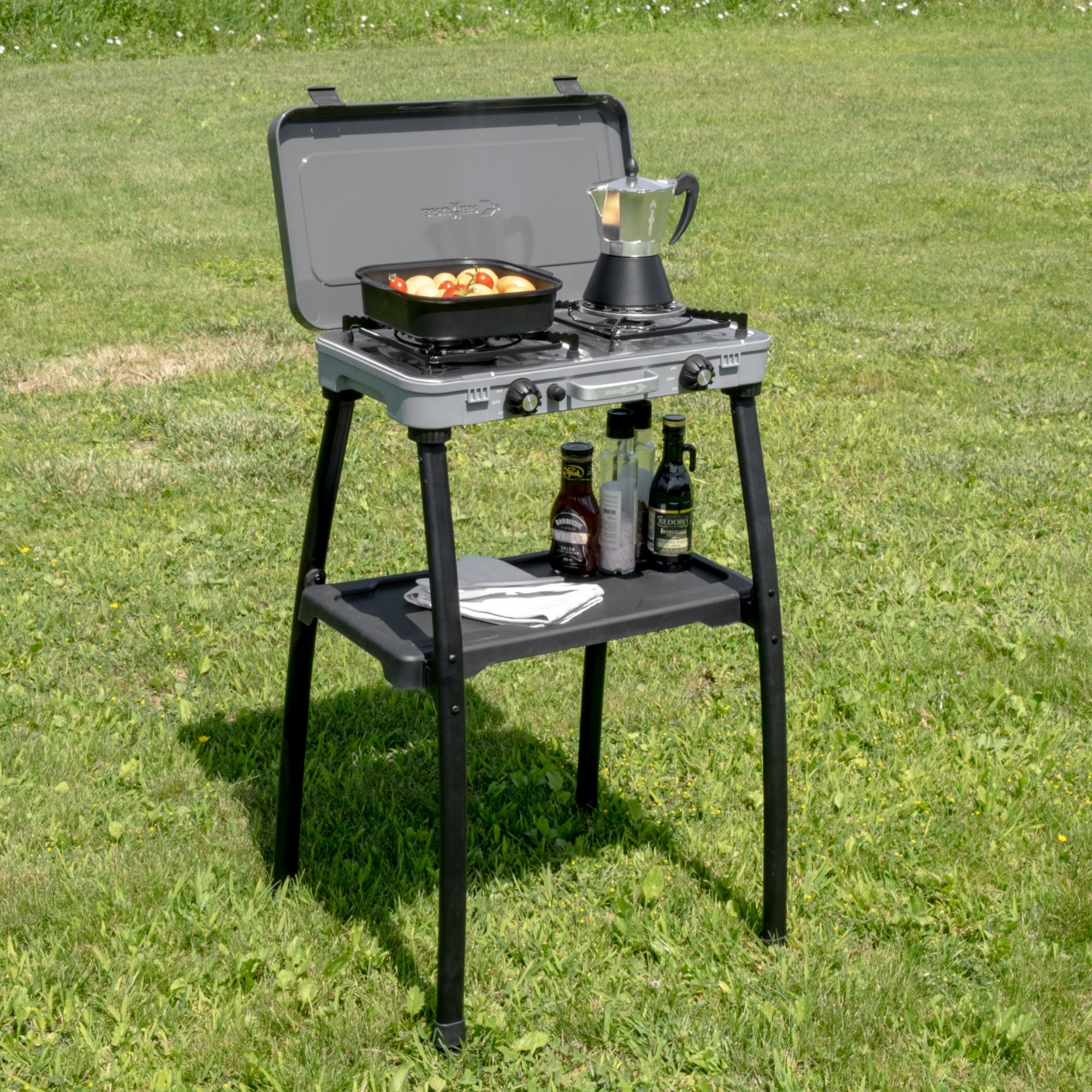 Dual gas grill Brunner, standing, shelf. Двоен газов котлон, грил, скара, Марка Brunner, с поставка с рафт.
