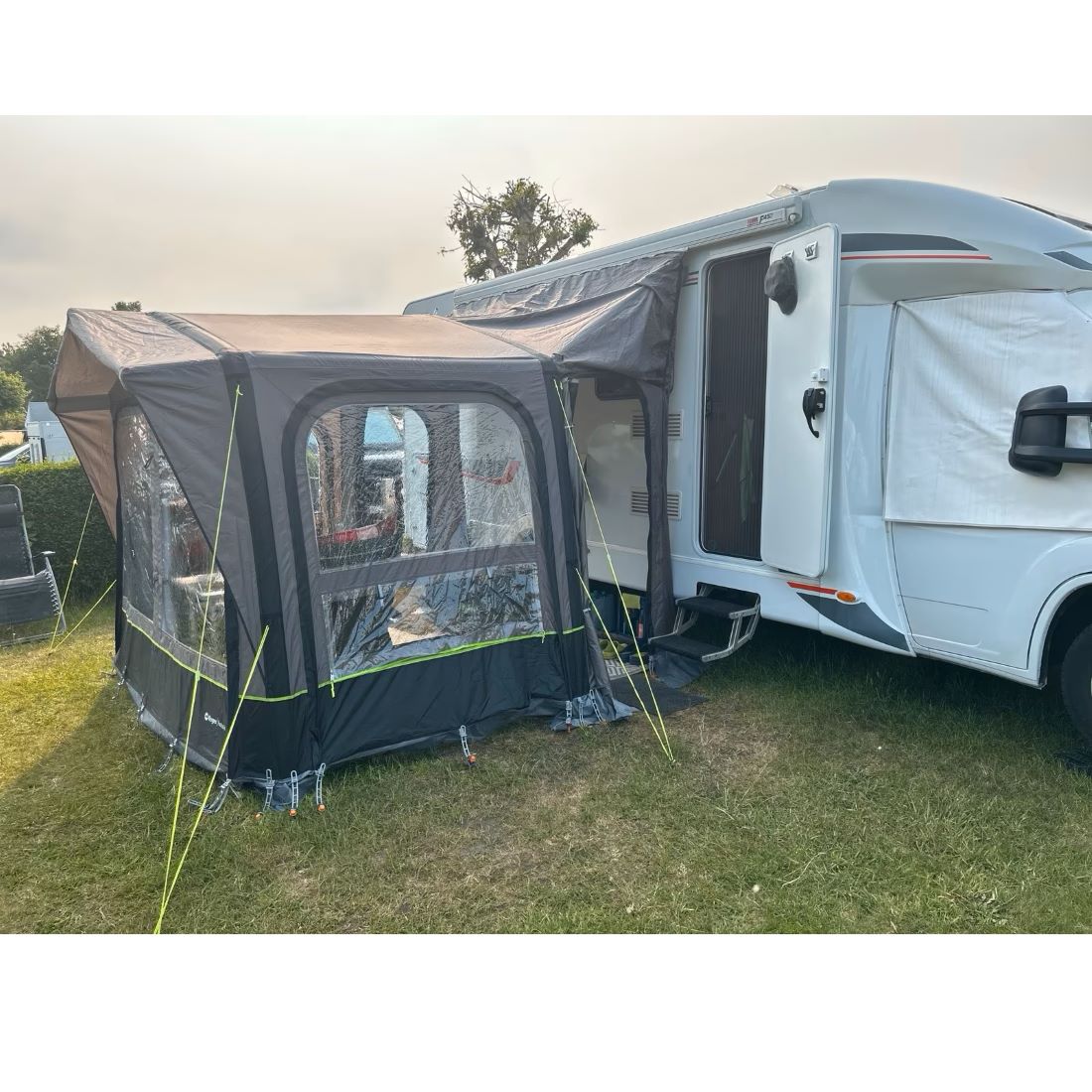 Berger Pontina надуваемо предверие с панорамни прозорци