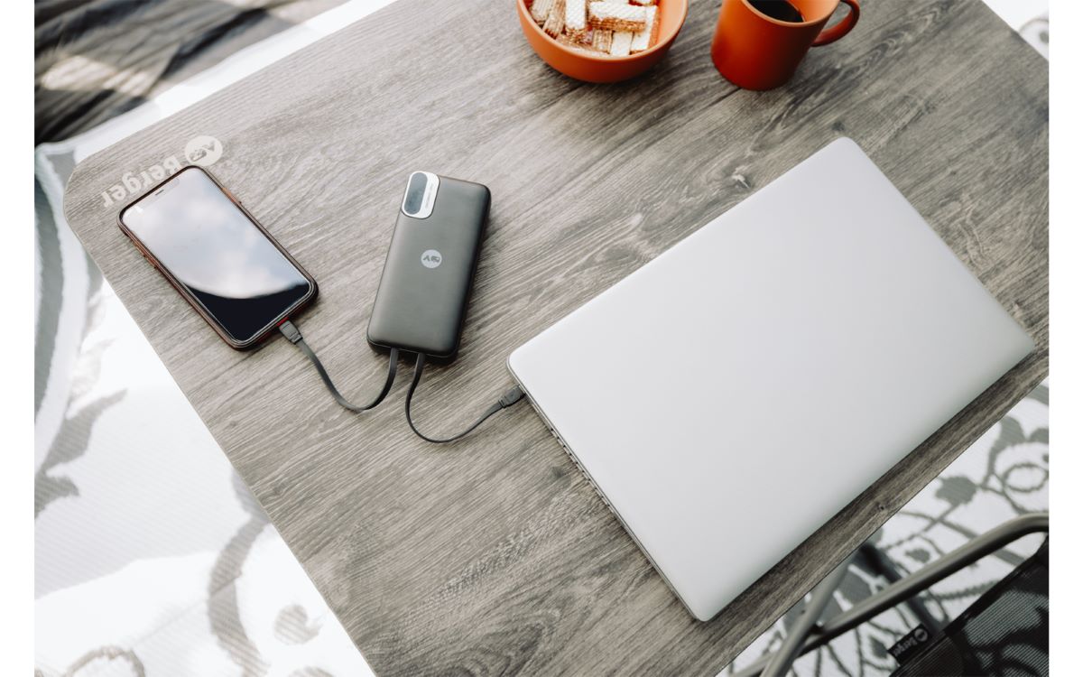 Външна батерия Berger BPB с вградени USB-C и Lightning кабели – 10 000 / 20 000 mAh