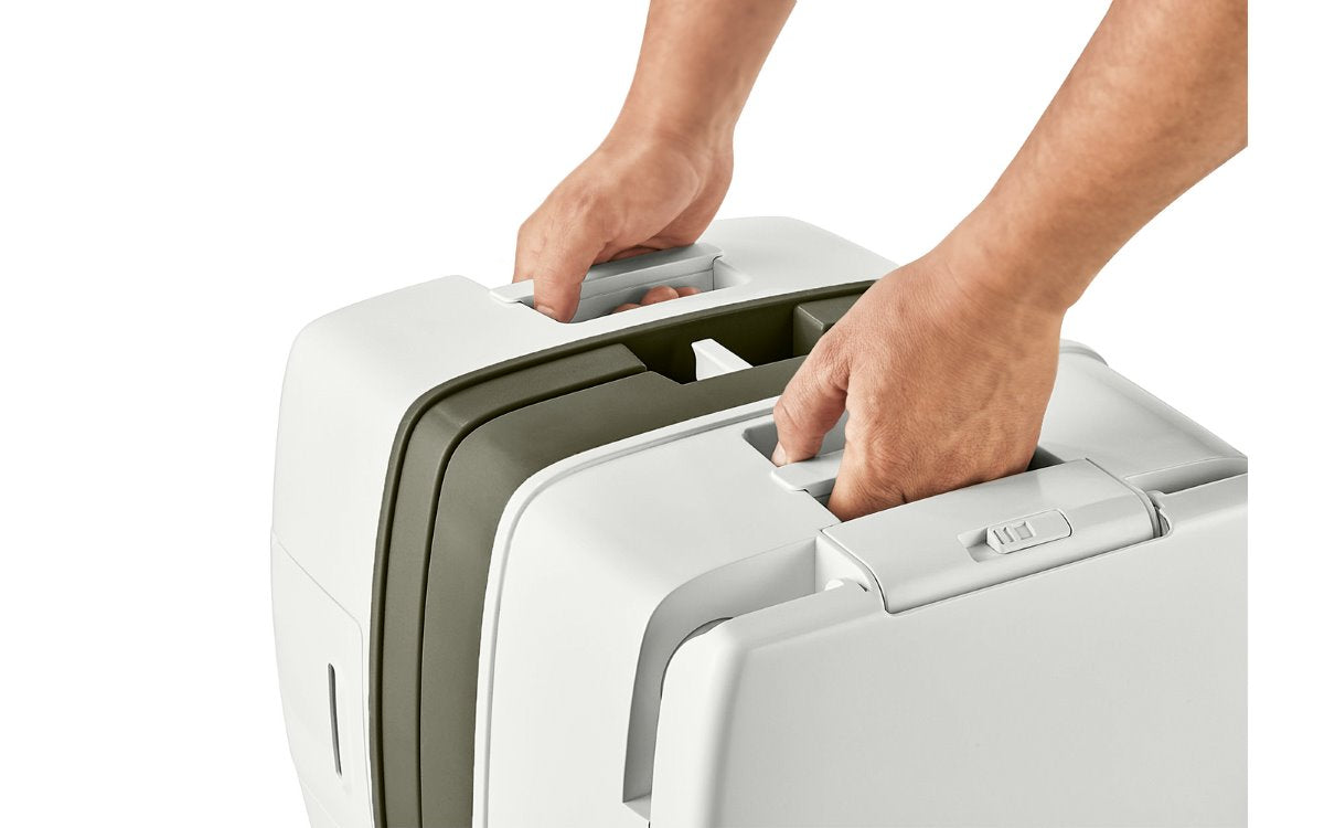 Преносима химическа тоалетна за къмпинг Berger WC Supreme с касета и ръчна помпа, лесно почистване, удобна за кемпери и палатки.