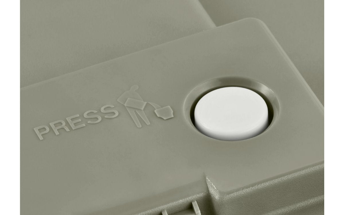 Преносима химическа тоалетна за къмпинг Berger WC Supreme с лесно управление и удобна седалка, подходяща за кемпер и ван.Преносима химическа тоалетна за къмпинг Berger WC Supreme с лесно управление и удобна седалка, подходяща за кемпер и ван.