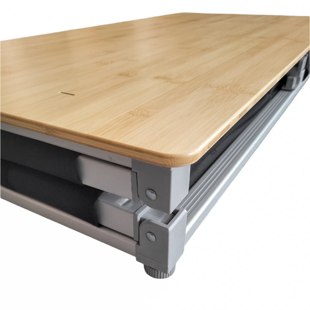 Сгъваем шкаф GoCampy с бамбуков плот и алуминиева рамка за къмпинг. Folding cabinet with bamboo top and aluminum frame for camping.