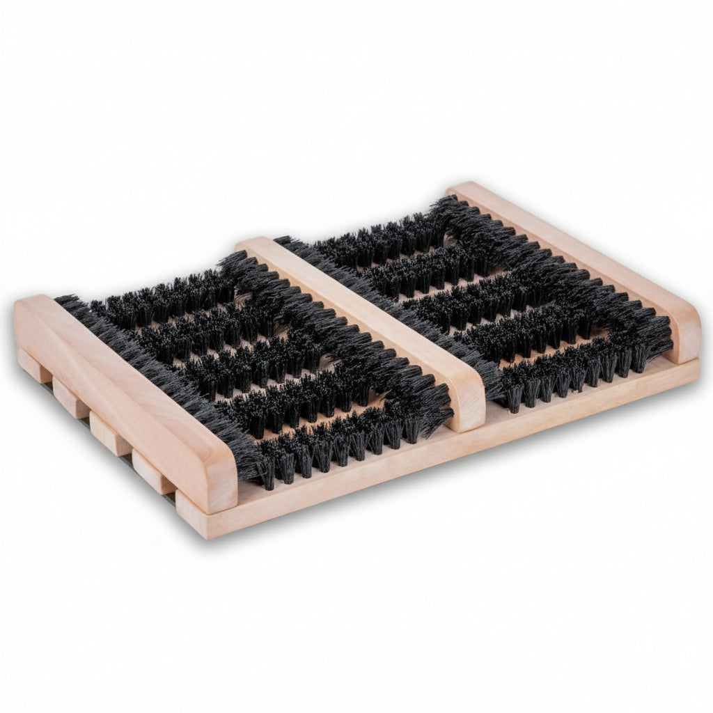 brush doormat wood shoes sand clean camper oudoor. Изтривалка с четка от дърво за къмпинг каравана или кемпер
